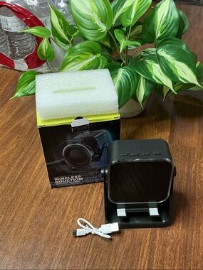Portable Wireless Bluetooth Speaker Dock in Black